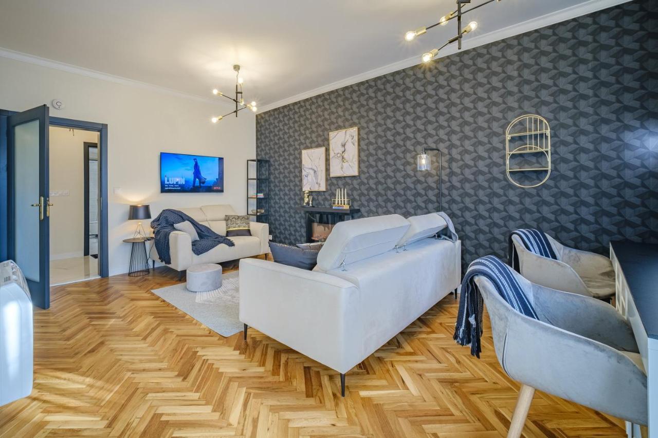 Golden Black Burgas Exterior photo