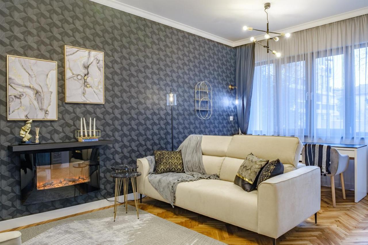 Golden Black Burgas Exterior photo