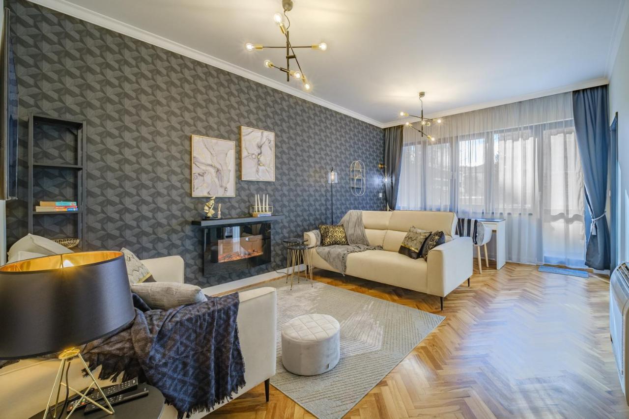 Golden Black Burgas Exterior photo