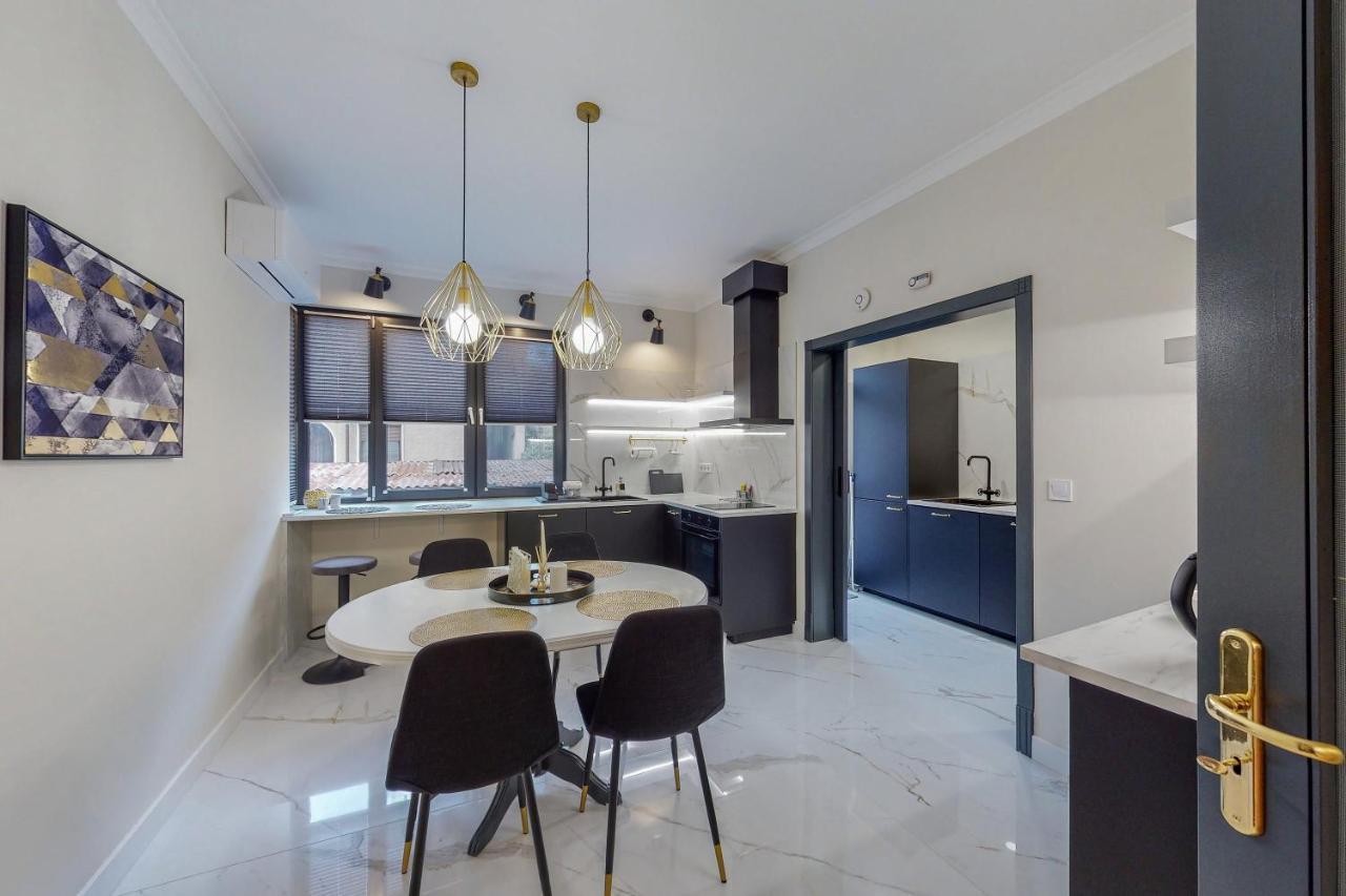 Golden Black Burgas Exterior photo