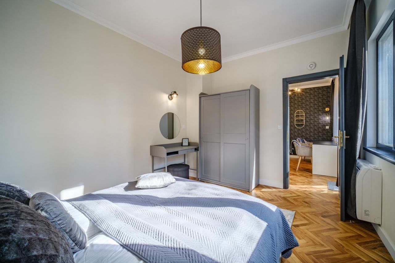 Golden Black Burgas Exterior photo