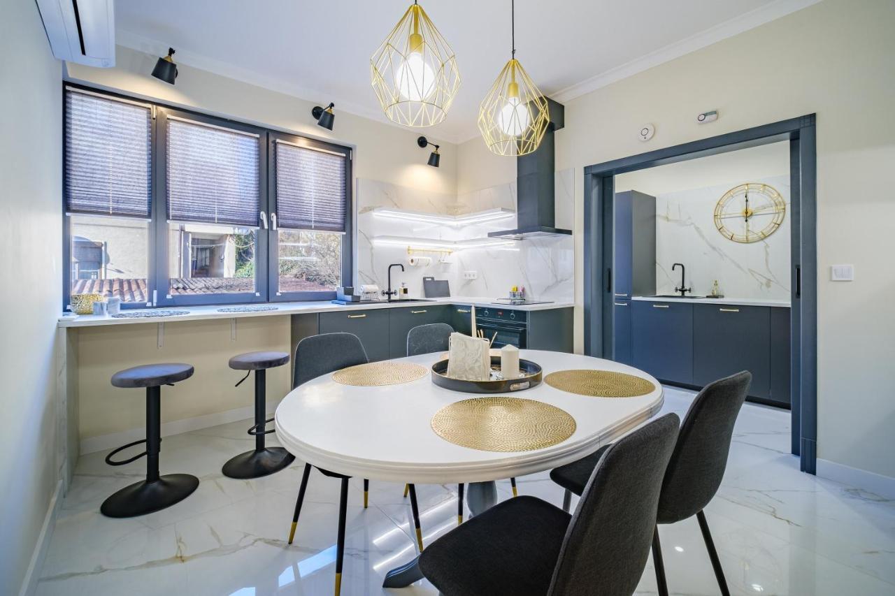 Golden Black Burgas Exterior photo