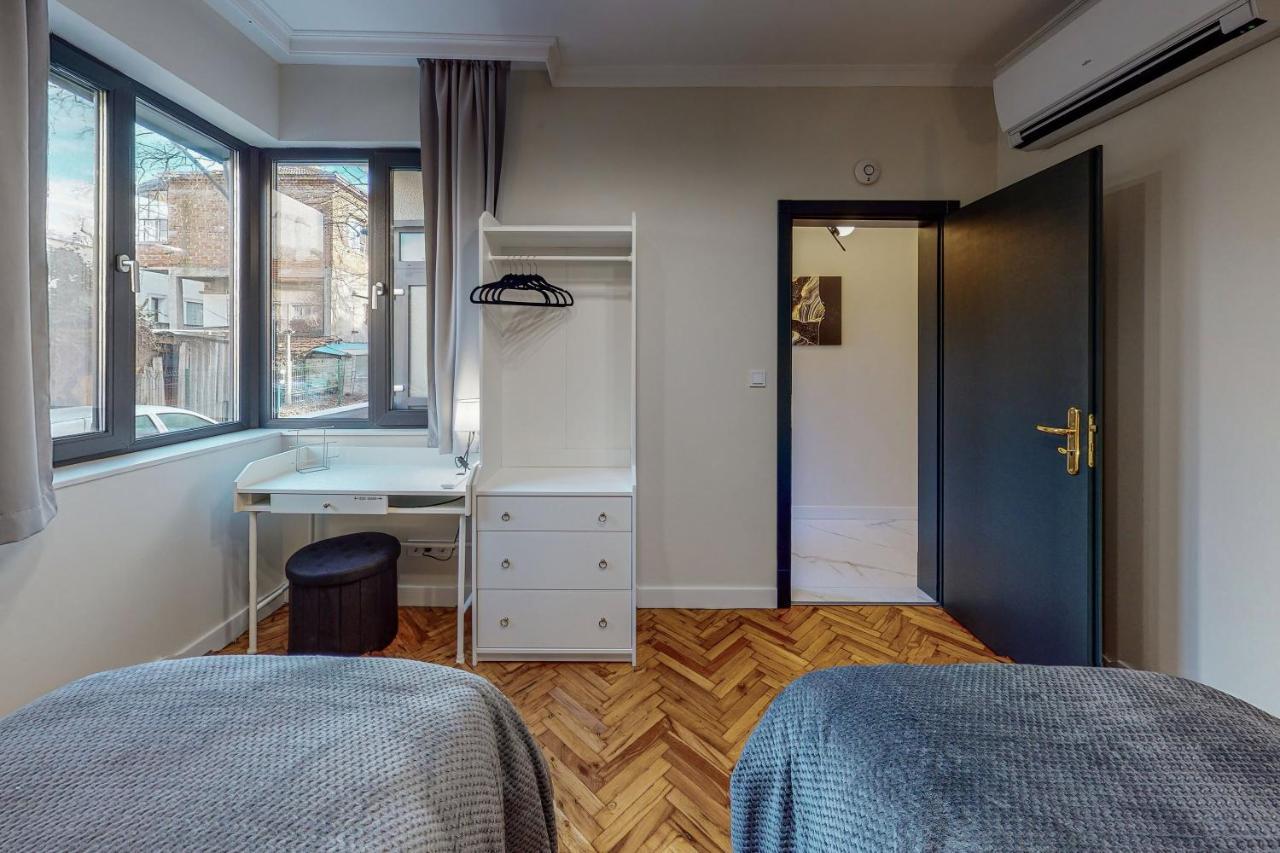 Golden Black Burgas Exterior photo
