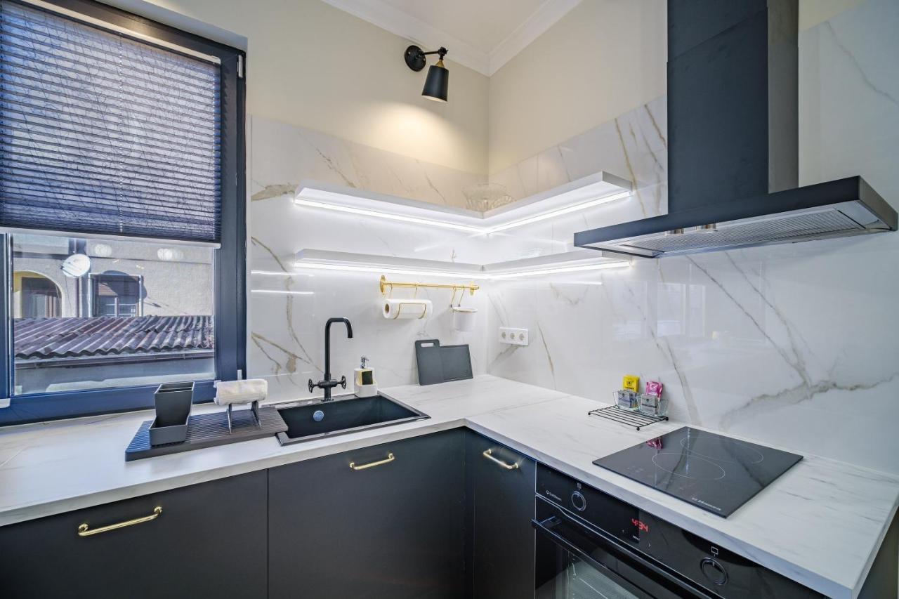 Golden Black Burgas Exterior photo
