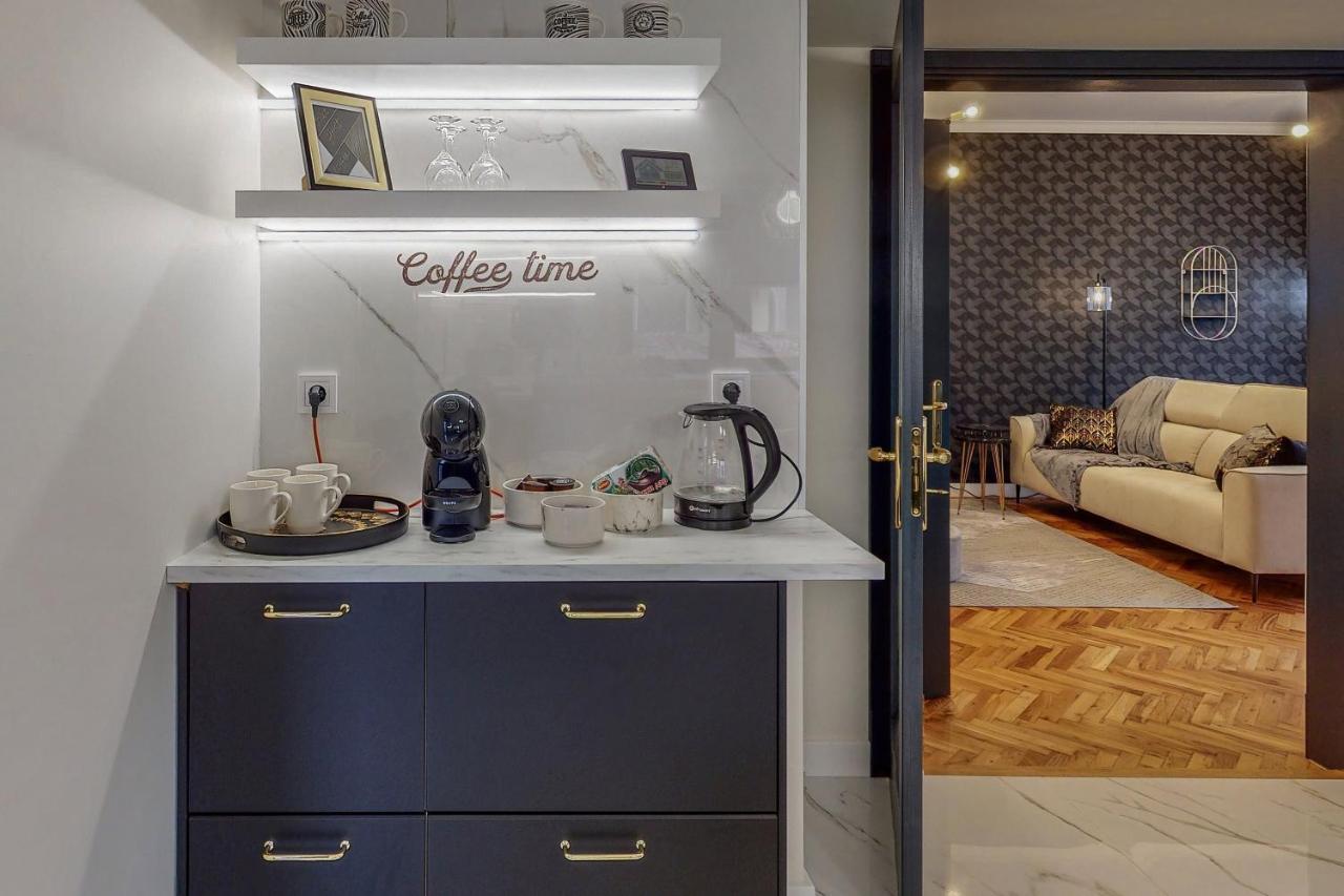 Golden Black Burgas Exterior photo