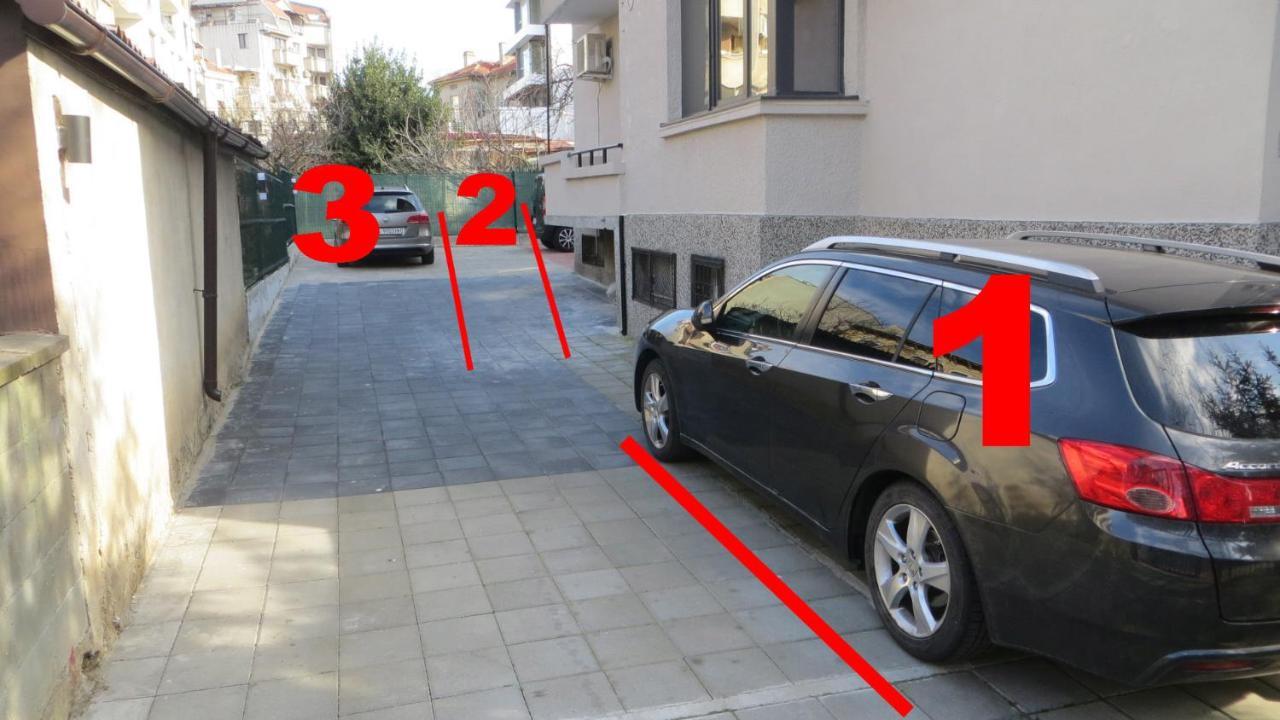 Golden Black Burgas Exterior photo